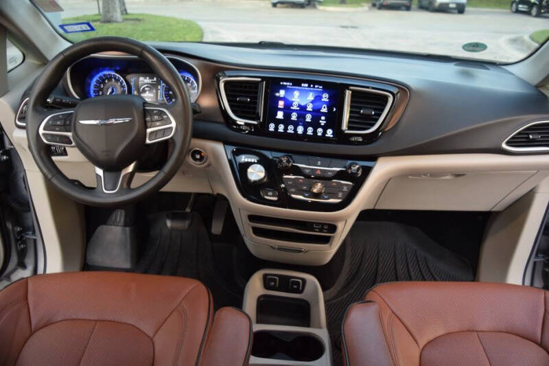2017 Chrysler Pacifica Touring