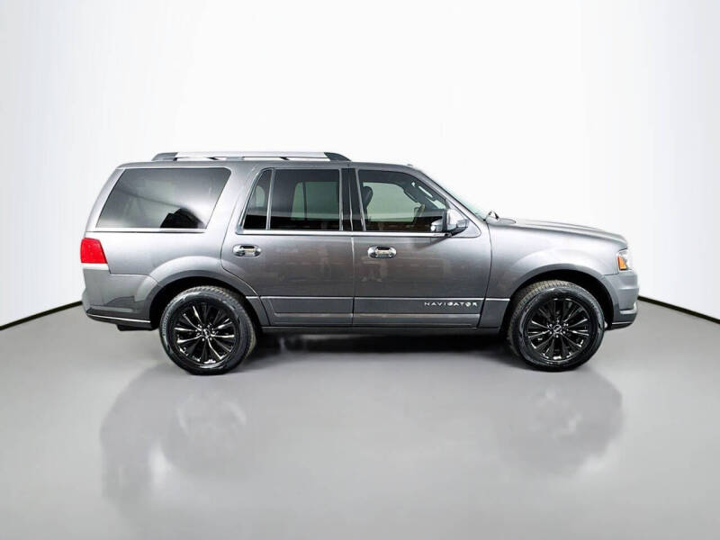 2016 Lincoln Navigator Select