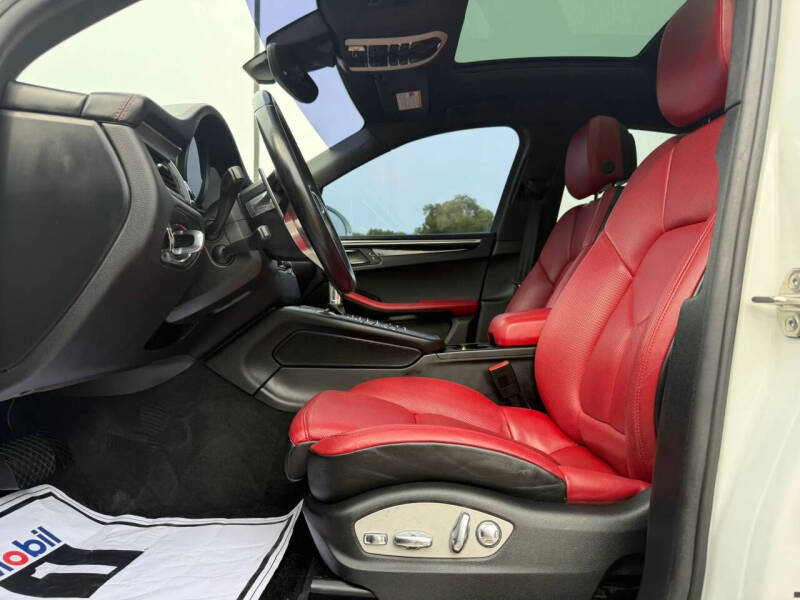 2018 Porsche Macan S