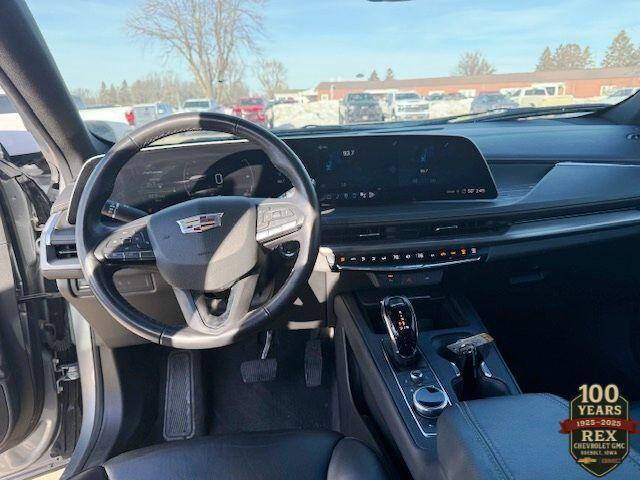 2024 Cadillac XT4 Premium Luxury