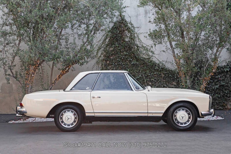1966 Mercedes-Benz 230SL