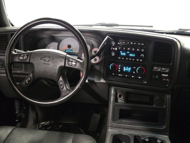 2004 Chevrolet Silverado 1500 SS