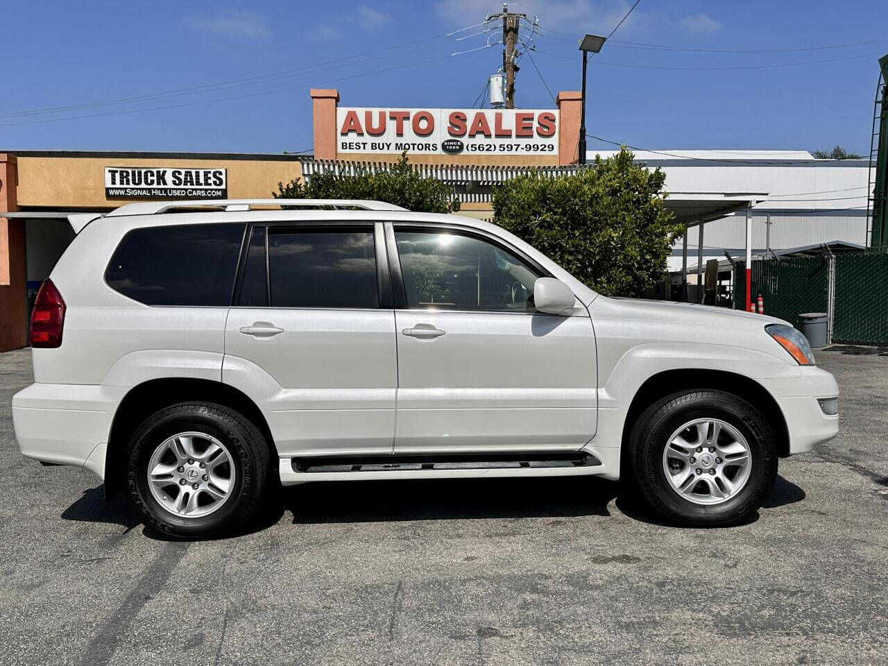 2006 Lexus GX 470 for sale at Best Buy Motors in Signal Hill, CA