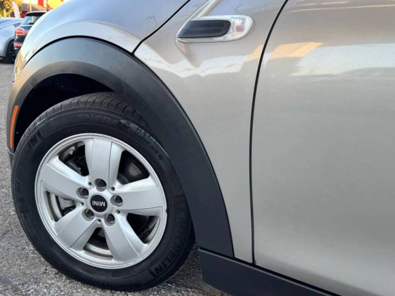 2017 MINI Hardtop 4 Door Cooper