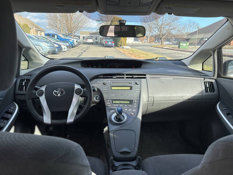 2010 Toyota Prius III