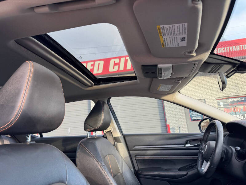 2020 Nissan Altima 2.5 SR