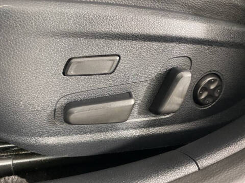 2018 Kia Cadenza Technology