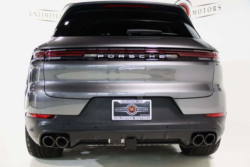 2024 Porsche Cayenne