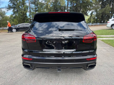 2017 Porsche Cayenne Platinum Edition