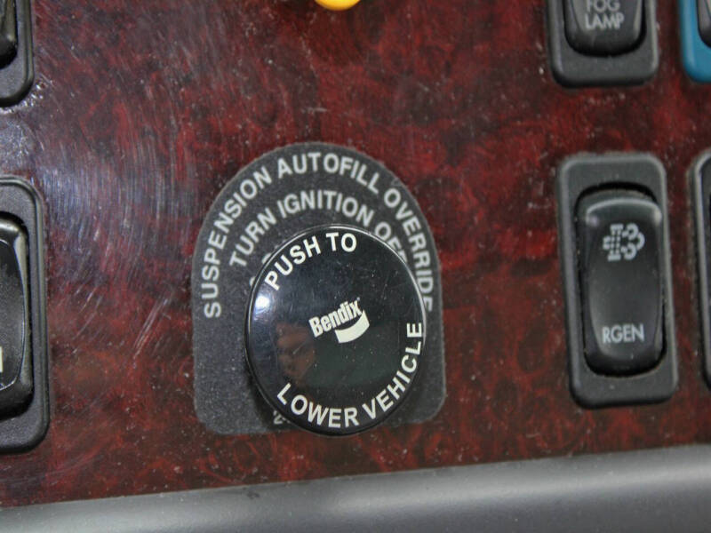 2018 Freightliner M2 106