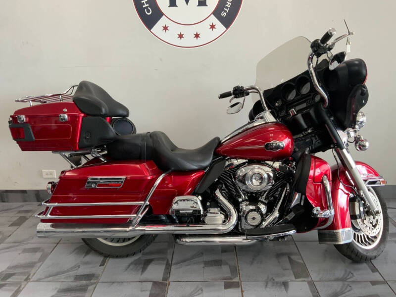 2012 Harley-Davidson FLHTCU ULTRA CLASSIC for sale at CHICAGO CYCLES & MOTORSPORTS INC. in Batavia IL