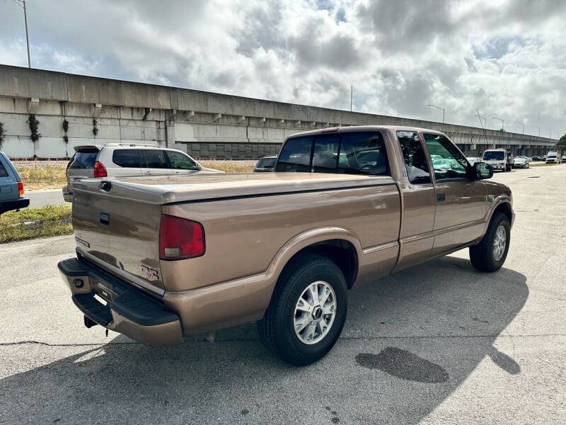 2003 GMC Sonoma null photo 9