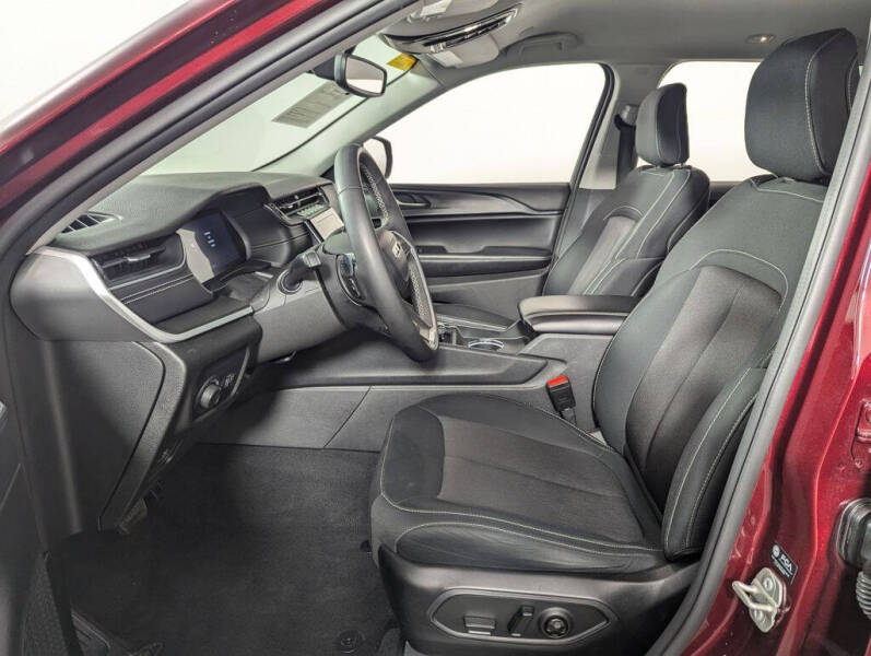 2024 Jeep Grand Cherokee Laredo