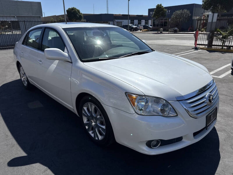 2010 Toyota Avalon XLS