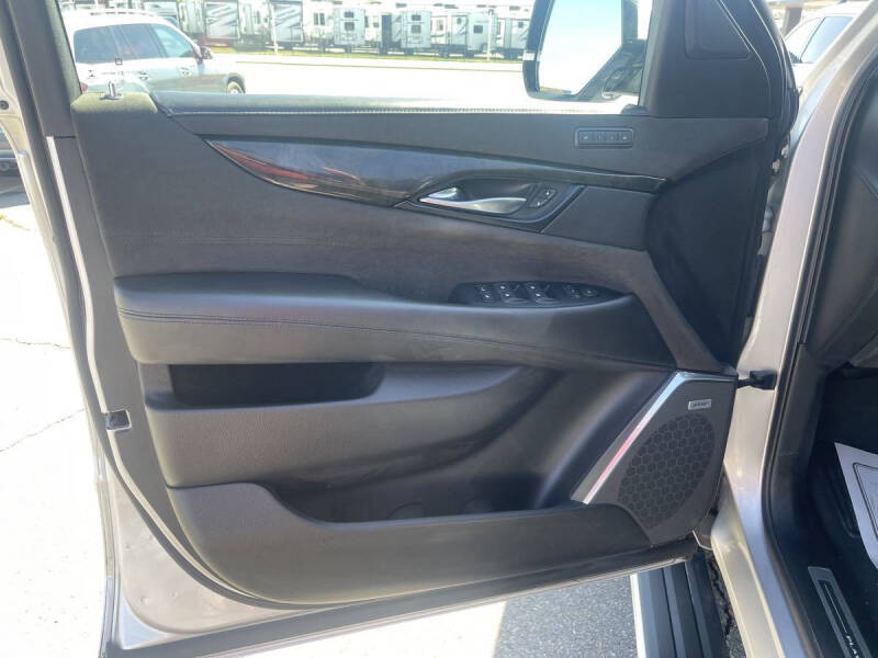 2019 Cadillac Escalade Platinum