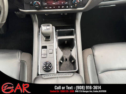 2022 Nissan Pathfinder SL