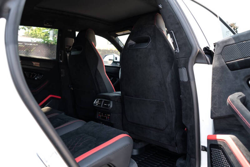 2024 Lamborghini Urus Performante