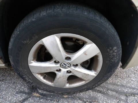 2010 Volkswagen Routan SE