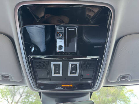 2020 Land Rover Range Rover P525 HSE