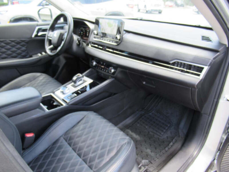 2023 Mitsubishi Outlander SEL