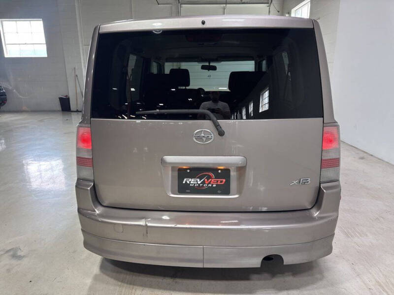 2005 Scion xB