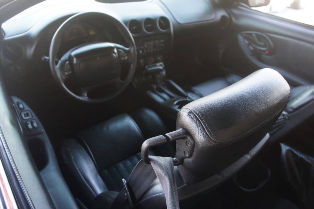2002 Pontiac Firebird 3