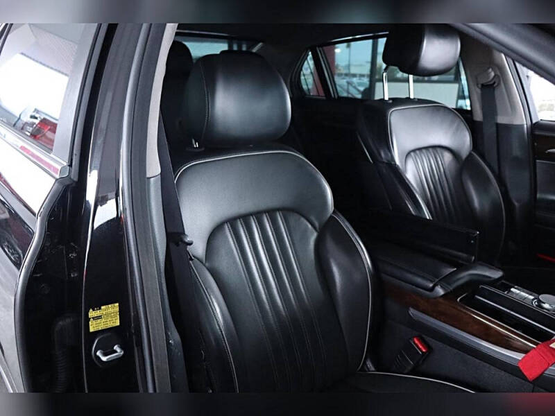 2018 Genesis G90