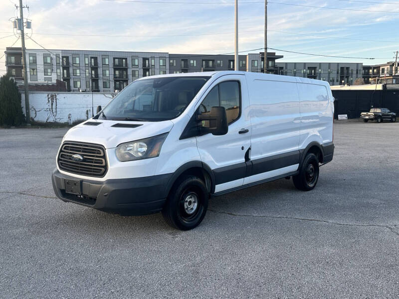 2016 Ford Transit Base's photo