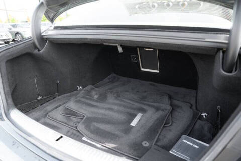 2022 Genesis G90
