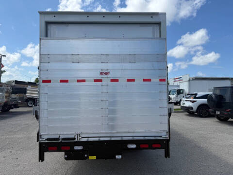 2025 Isuzu NPR-HD