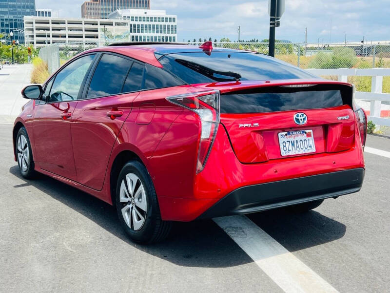 2017 Toyota Prius Four Touring