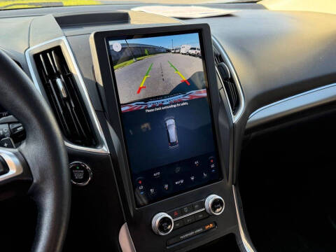 2023 Ford Edge Titanium