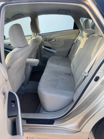 2010 Toyota Prius III