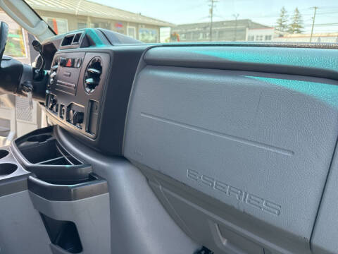 2009 Ford E250 CARGO VAN