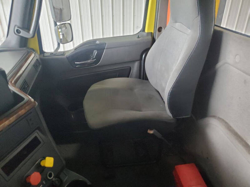 2020 International RH613