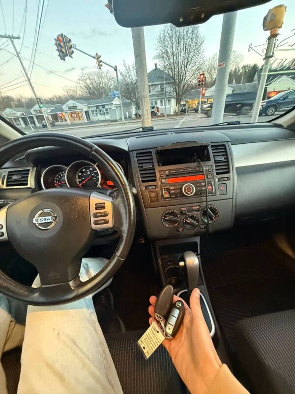 2012 Nissan Versa 1.8 S