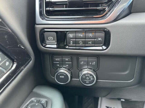 2025 GMC Yukon XL AT4