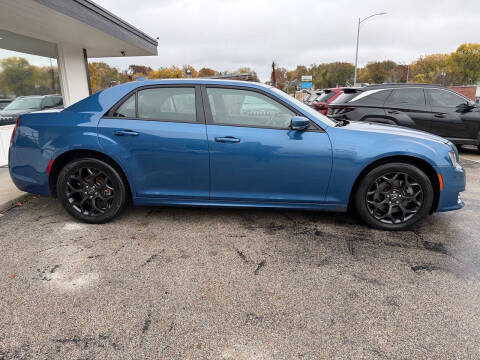 2022 Chrysler 300 Touring L