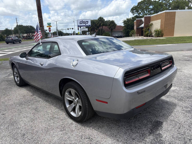 2016 Dodge Challenger SXT