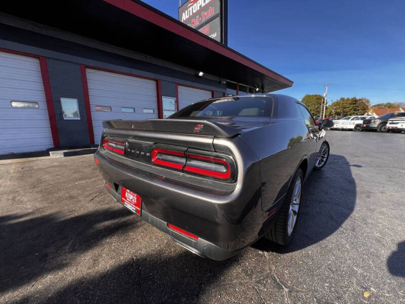 2022 Dodge Challenger GT photo 11