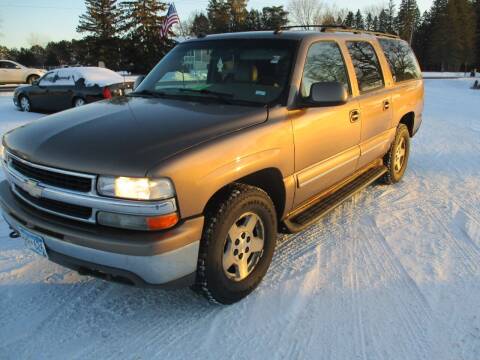 2004 Chevrolet Suburban for sale at D & T AUTO INC in Columbus MN