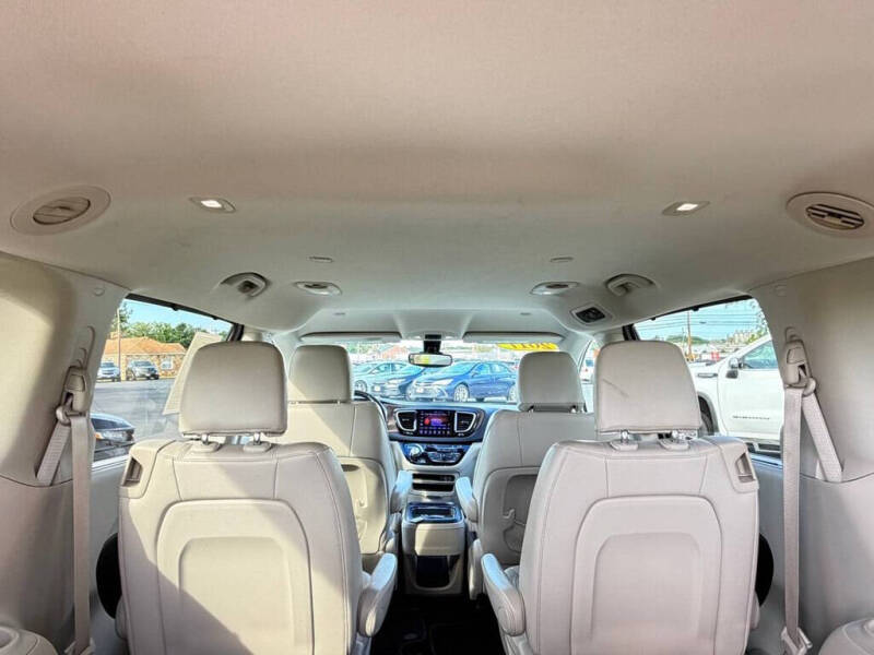 2017 Chrysler Pacifica Touring Plus