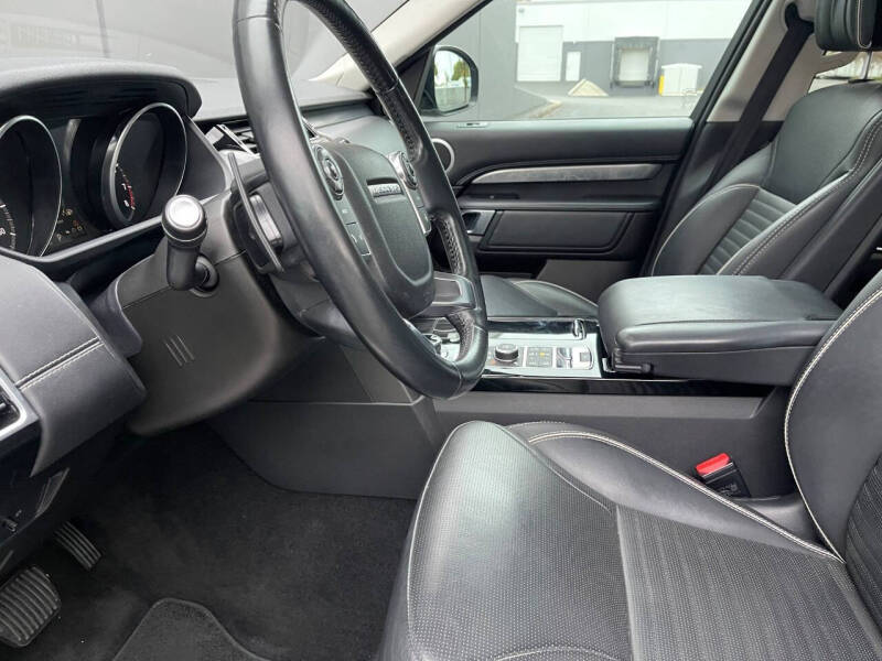 2017 Land Rover Discovery First Edition