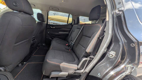 2017 GMC Acadia SLE-2