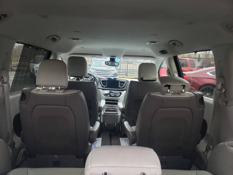 2017 Chrysler Pacifica Touring Plus