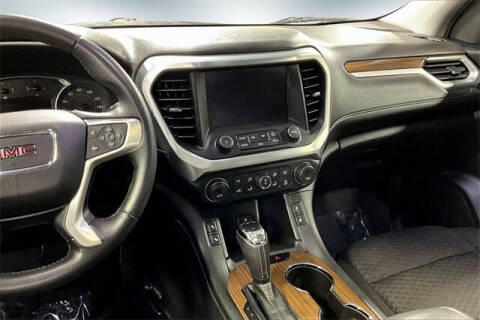 2017 GMC Acadia SLE-2