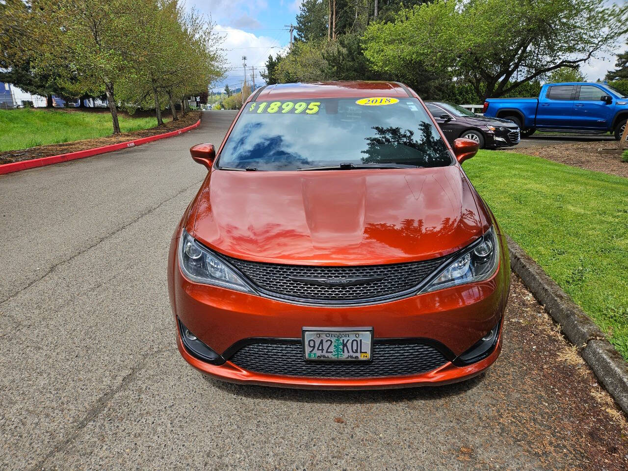 Orange Mettalic 2018 Chrysler Pacifica Touring Plus Touring Plus 4dr Mini-Van 2