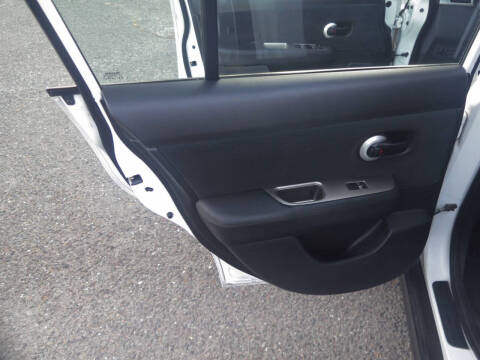 2010 Nissan Versa 1.8 S