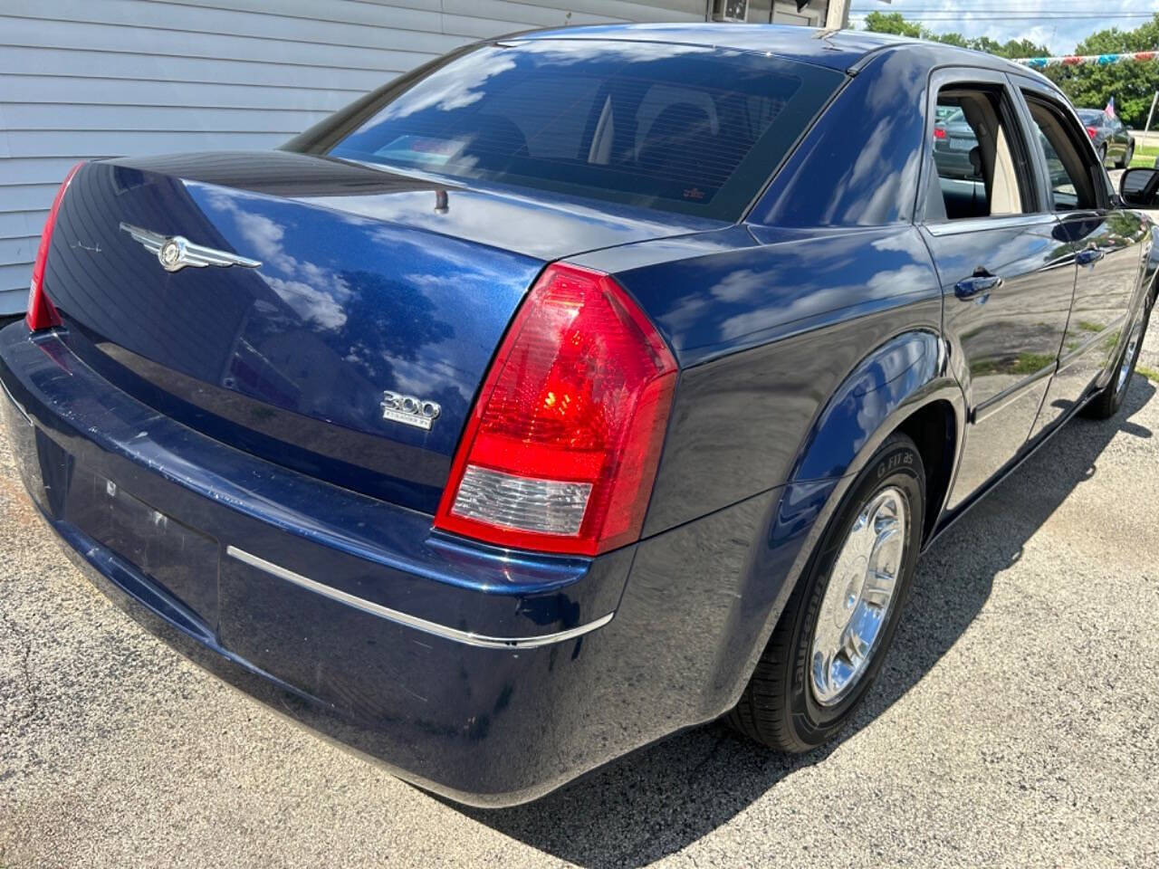 2005 Chrysler 300 for sale at Quality Cars Of South Elgin in South Elgin, IL