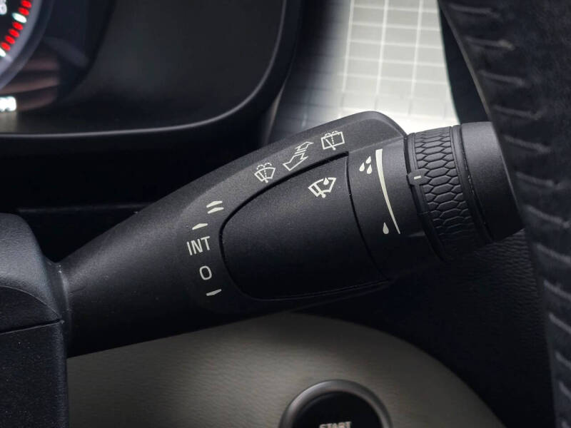 2021 Volvo XC40 T5 Momentum